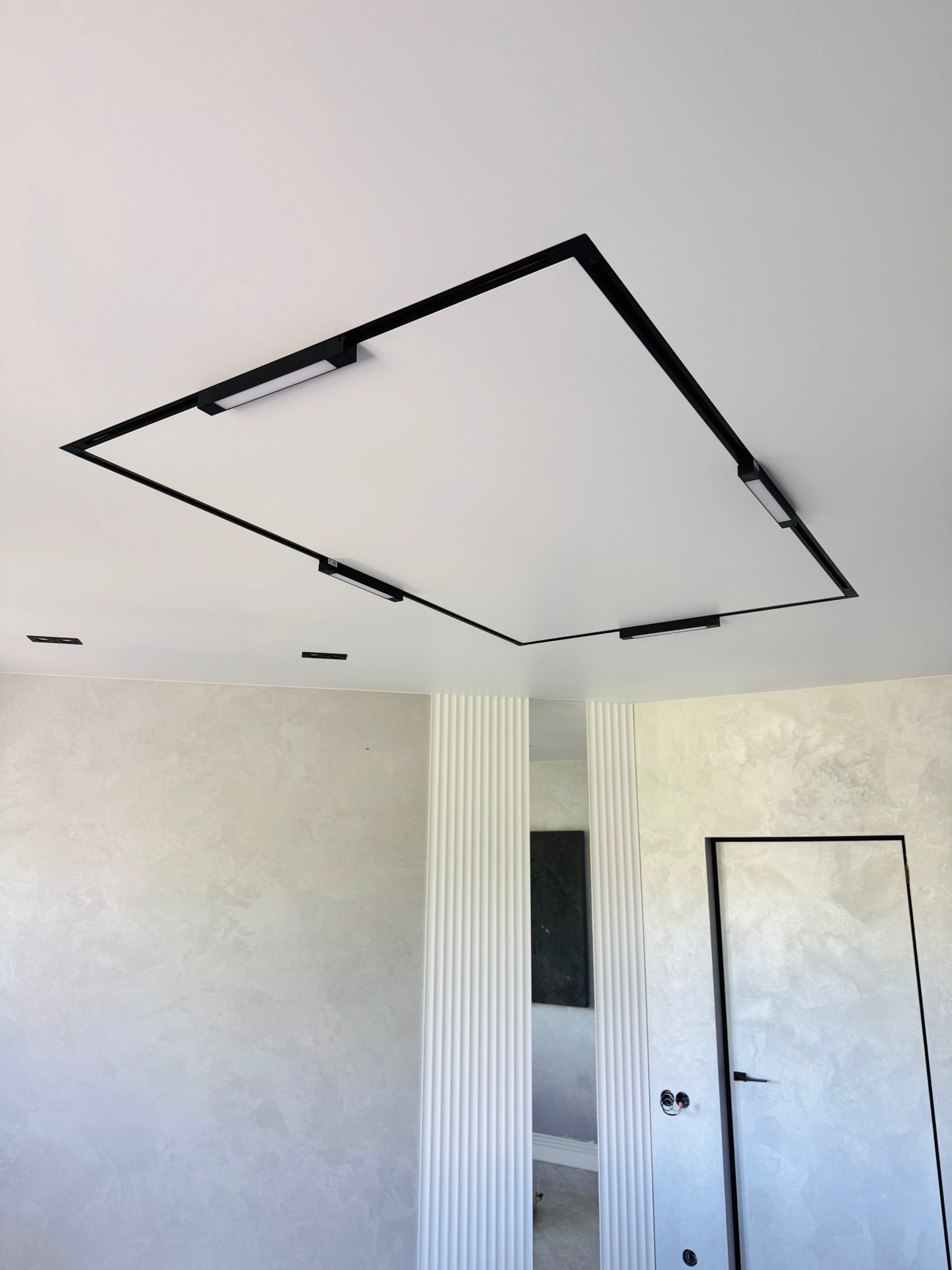 Натяжной потолок в Мурино Potolki-Vsem