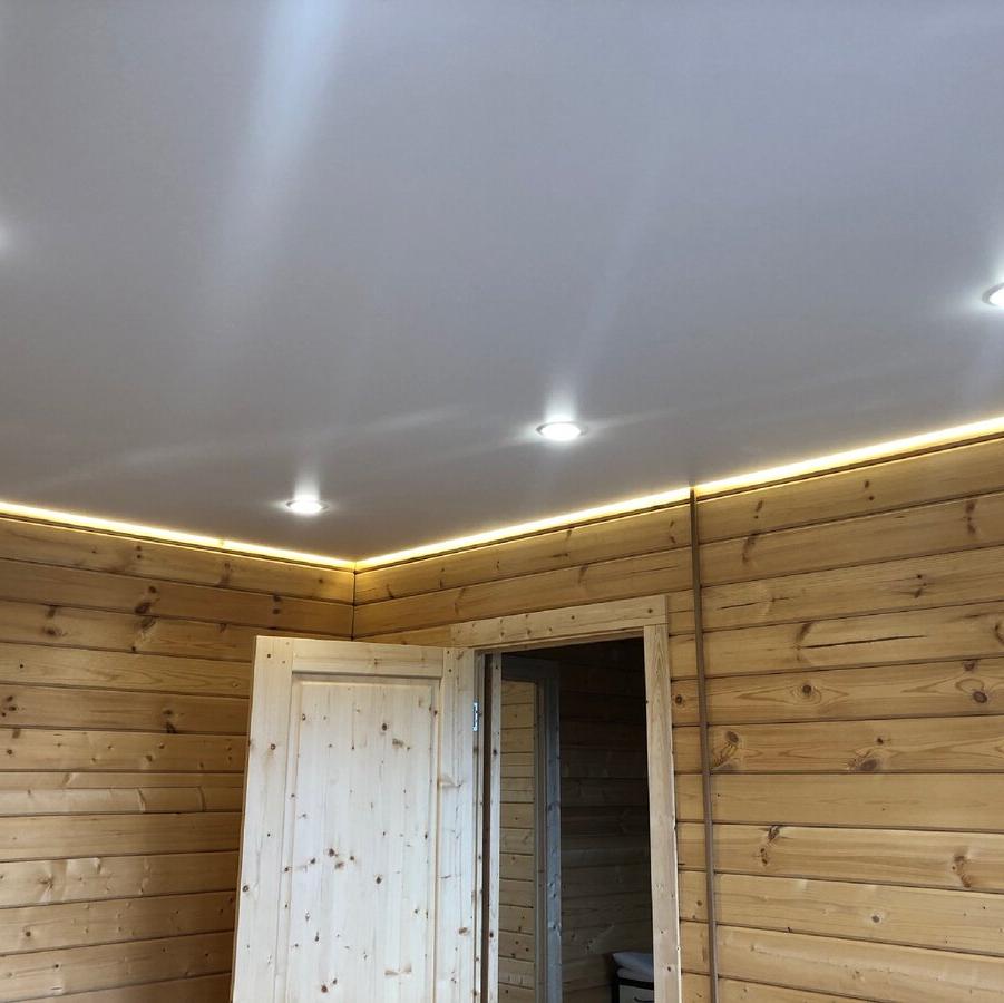 Натяжной потолок в деревянном доме Потолки Всем