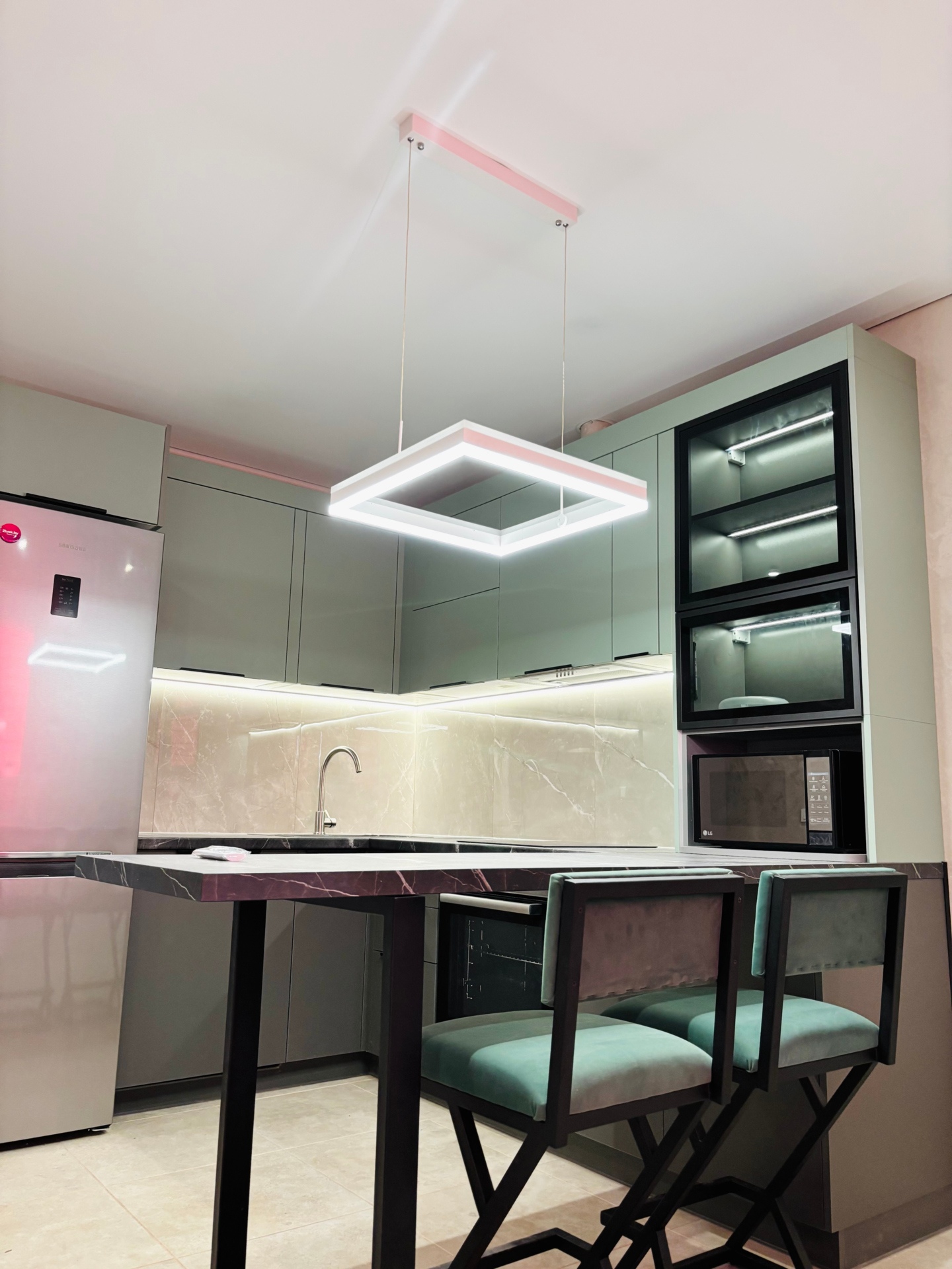 Натяжной потолок в Выборге Potolki-Vsem