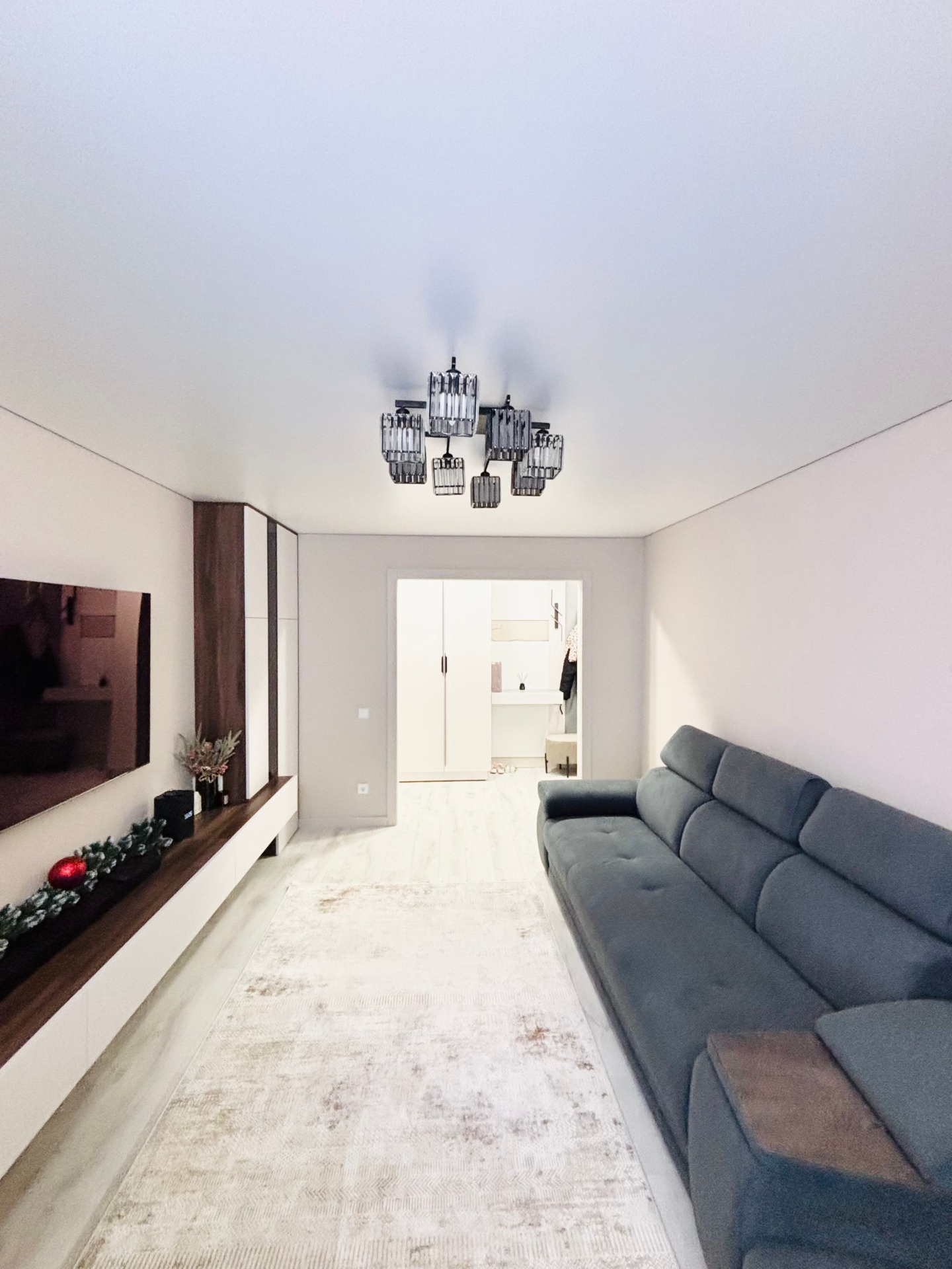 Преобразили квартиру с помощью натяжных потолков!