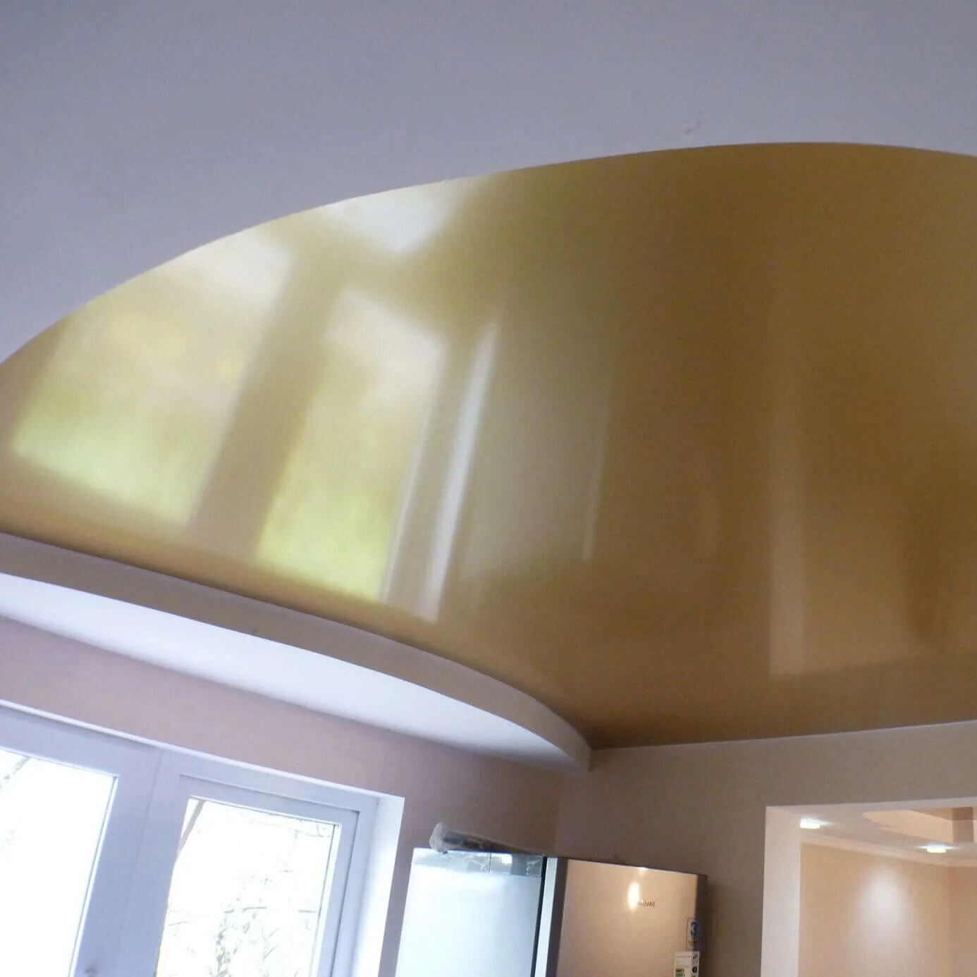 Золотые натяжные потолки Потолки Всем