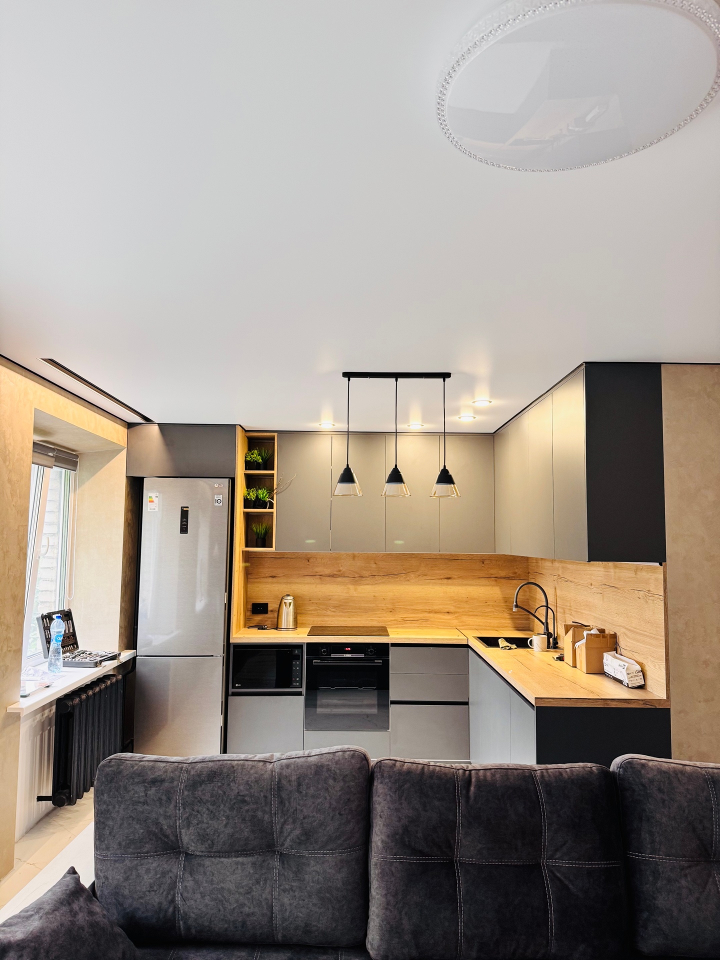 Натяжной потолок в Коммунаре Potolki-Vsem