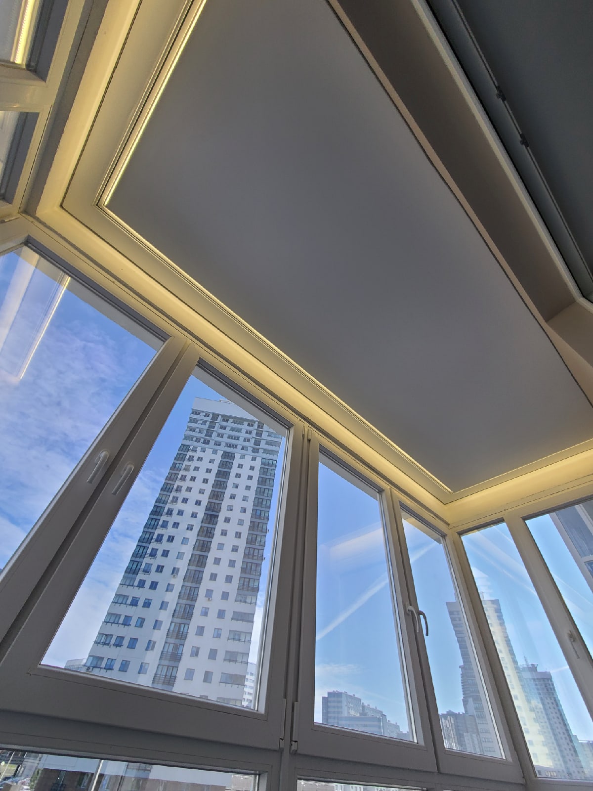 Натяжные потолки на балконе или лоджии Потолки Всем